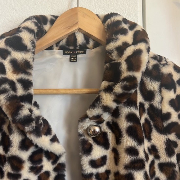 Leopard Pattern Jacket - Picture 2 of 4